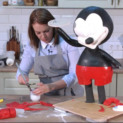 CZ Video kurz  od Evgenii Volosyny - 3D antigravitační dort “Mickey Mouse”