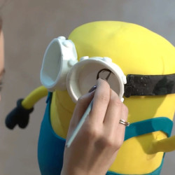 CZ Video kurz od Evgenii Volosyny - 3D antigravitační dort “Mimoni”