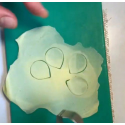 Video Course by Alena Ujshag – Sugar Flower Modeling (Rose)